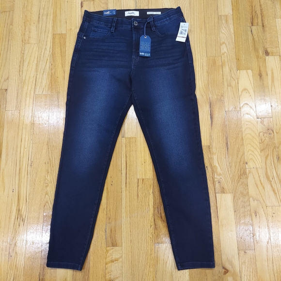 NWT Angels Forever Young Jeanie Lift Skinny Jeans (Size: 12) - Picture 1 of 6